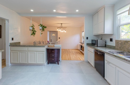 San Jose House | Minimalist 2B2B House Family Friendly With Botanic Garden