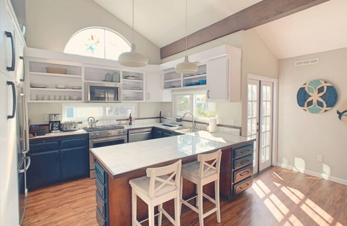 South Mission Beach House | Mission Beach 5bd Multi Unit|Steps to Sand+ Parking
