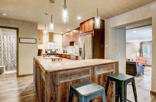 Tahoe Paradise House | Miztec Magic - Ping Pong+Air Hockey+Basketball Gm