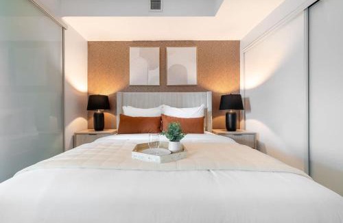 Garden District Apartment | Modern 1BR Designer Condo Sleeps 4