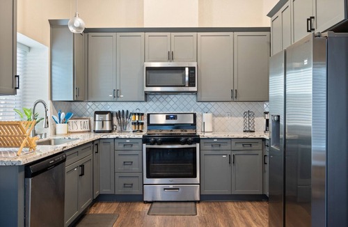 Southwestern Sacramento House | Modern 3BR Home in South Sac - Patio - Parking