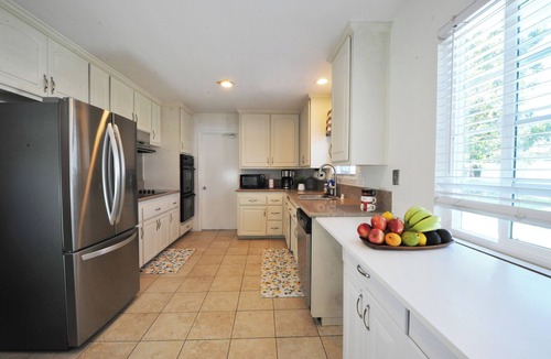 Huntington Beach House | Modern 4-bedroom house in charming Huntington Beach with spacious backyard