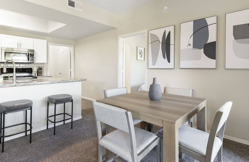 Cortaro Apartment | Modern Apartment in Prime Location (ID1172X105)