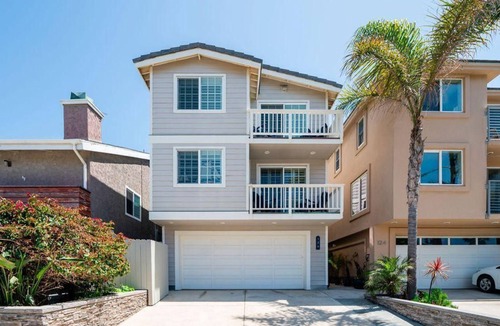 Silver Strand House | Modern Beach Home, Steps to Sand! 4 Bed/ 4 Bath, Ocean View Deck, Guest Apt.