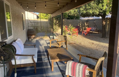 Deer Valley House | Modern Glendale Getaway/Mins from I-17 & 101/6 Flags, Hiking & Golf close by