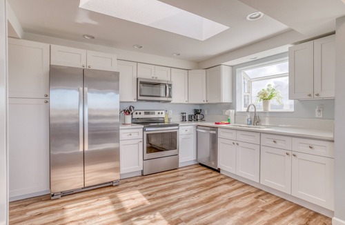 Bayshore House | Modern Oceanfront Home w/Hot Tub in Bayshore Community