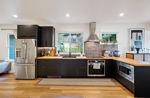 Mill Valley Apartment | Modern Retreat in the Heart of Downtown Mill Valley