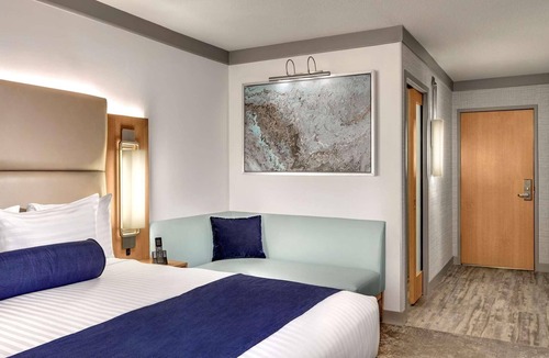 Gateway District House | Modern Unit by Strat Casino Strip Las Vegas