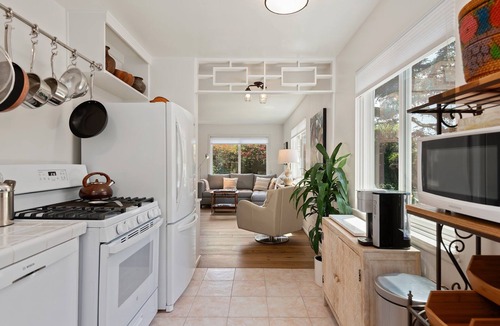 Montecito House | Montecito Coast Village Cottage