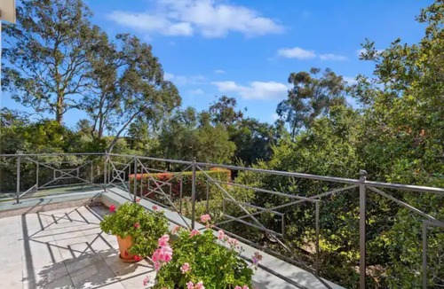 Hedgerow Villa | Montecito Garden Estate - walk to Beach, Hiking Trails, Shops & Restaurants