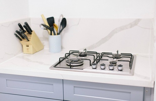 Walnut Valley Apartment | Monthly Stay! Modern and Private w Kitchenette