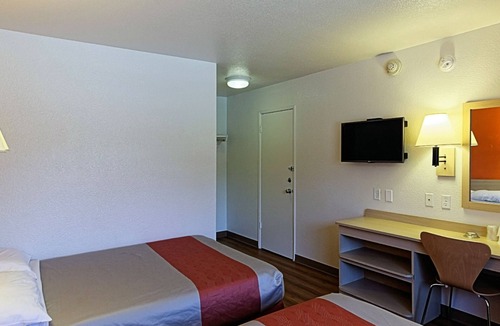 Chico Hotel | Motel 6 Chico, CA