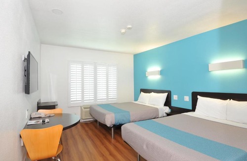 Fountain Valley Hotel | Motel 6-Fountain Valley, CA - Huntington Beach Area