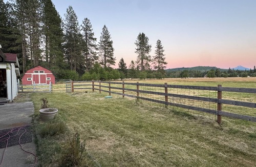 Prospect House | Mount McLoughlin Mountain View Ranch; Near Crater Lake; sleeps up to 12
