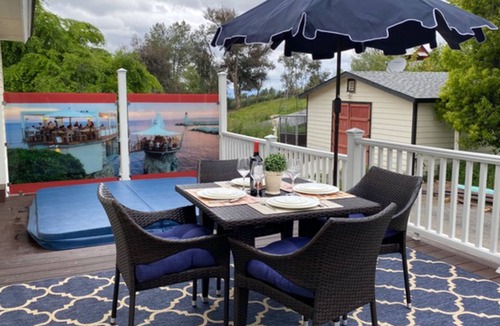 Temecula Cottage | Mountain-view cottage with private hot tub, alfresco deck, W/D & central AC