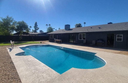 Sands West Neighborhood Apartment | *Msg for 5%off*KingBed PoolYard GuesthouseGlendale