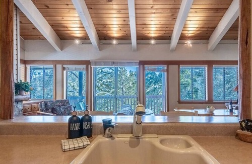 Tahoe Woods Apartment | Mtn Retreat - Studio @Granlibakken, near Lake & ski