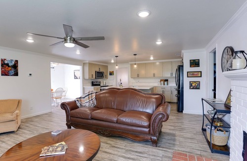 Woodlake House | Mtn-View Home w/Patio & Grill in Woodlake