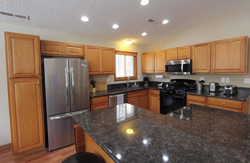 South Lake Tahoe House | Nature's Gem | Bunk Room | Near Heavenly Village