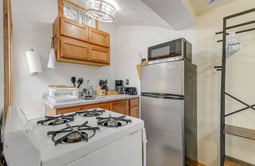 Murphy Apartment | Near Rivers & Trails: Cabin in Rural Grants Pass