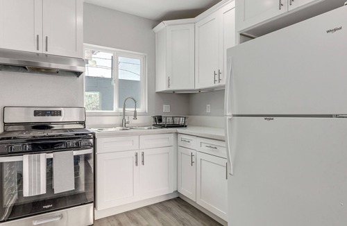 Downtown Los Angeles House | Near USC & DTLA! Extended Stay in West Adams