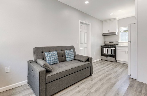 Downtown Los Angeles House | Near USC & DTLA! Extended Stay in West Adams