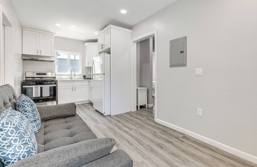 Downtown Los Angeles House | Near USC & DTLA! Extended Stay in West Adams