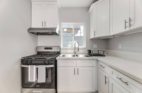 Downtown Los Angeles House | Near USC & DTLA! Extended Stay in West Adams