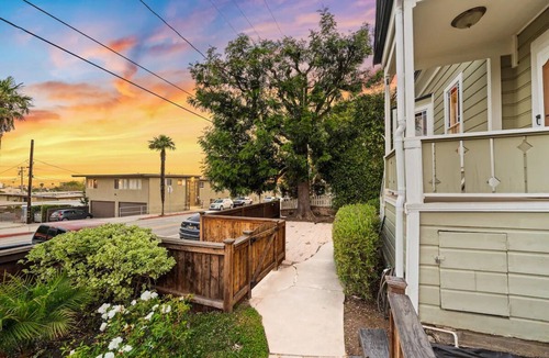 Ventura Apartment | Netflix, Stocked Kitchenette, Beach Gear