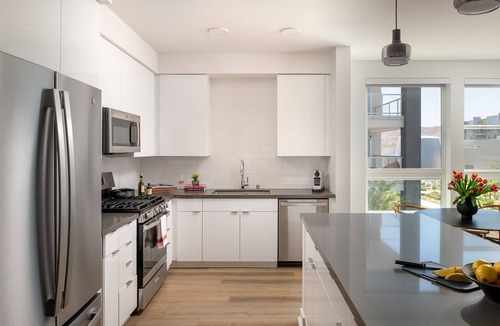 Enterprise Apartment | New 3-Bedroom Luxury Serviced Apartment Near Strip