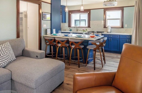 Mission Beach Cottage | New Beautiful Remodel of Jamaica Beach Cottage!