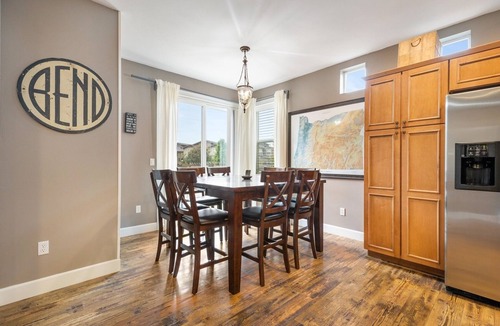 Southern Crossing House | New! Bend River District Stay | Hot Tub | Walk to Dining & Trails