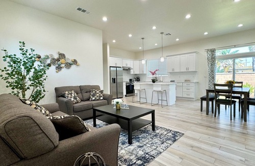 North Tustin House | New Built#3BR#Private Home🏠 near Disneyland, Irvine, Convention & Beaches!