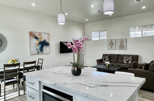 North Tustin House | New Built#3BR#Private Home🏠 near Disneyland, Irvine, Convention & Beaches!