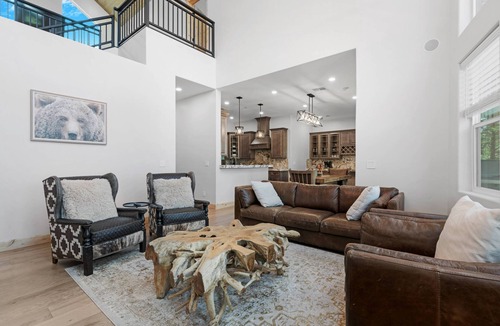 Heber Cabin | New Cabin In Pines, Hot Tub, Deck, Pet Friendly