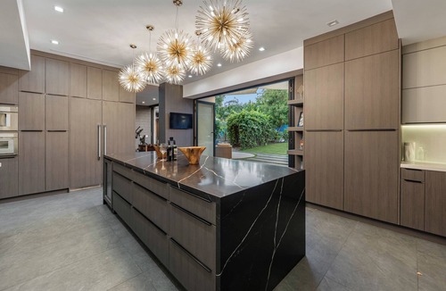 Encino House | New Gated Modern 6bd/5ba 5,700sf Courtside Estate in Encino w 85ft pool & spa!