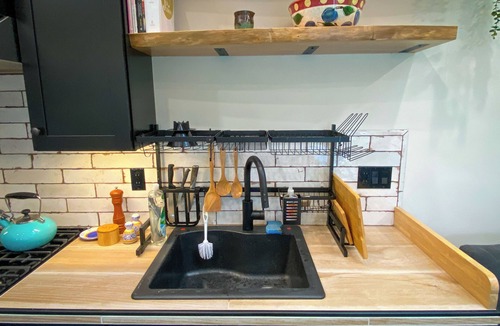 Pacific House | New, modern, close to town, country-feel