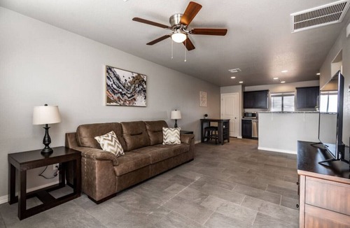 Kingman House | New Pet Friendly Central Unit