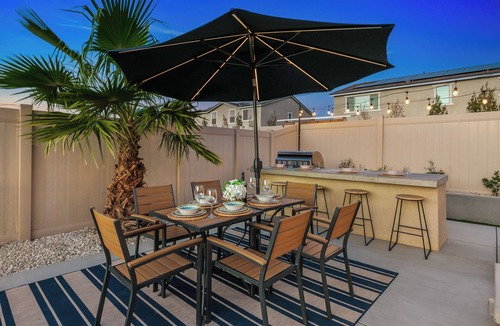 Coachella House | New Pool+Spa+Games+Large BBQ+Designer+Beautiful