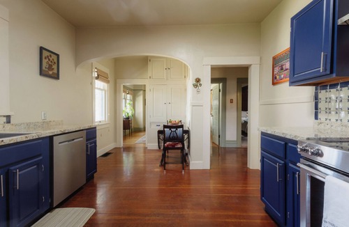 Old Southwest House | NEW Riverside Vintage Gem, Truckee River 1 Block, Centrally Located + Grill