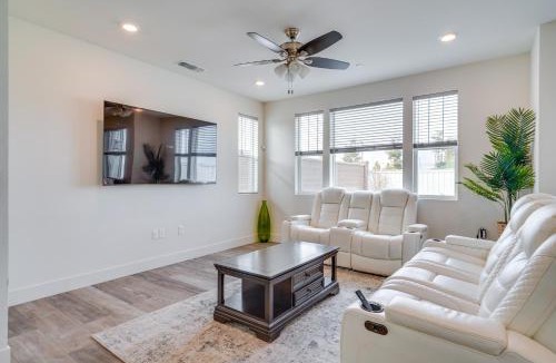 Tracy House | Newly Built Tracy Home w/Backyard + Pool Access!