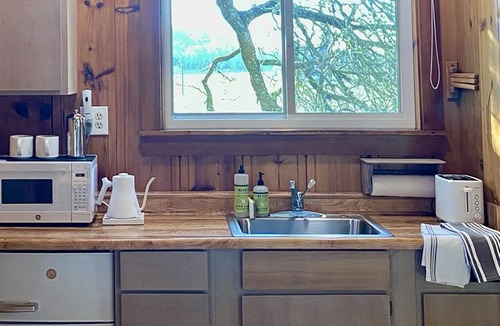 Healdsburg Cottage | Newly Refurbished! Nest Cottage at ru's Farm.