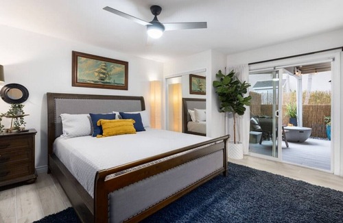 Dana Point Apartment | Newly remodeled, beautiful community just steps from Strands and Salt Creek beach, enjoy awe-inspiring sunsets overlooking one of the most picturesque coastlines in Dana Point