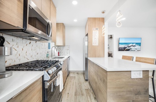 Pacific Beach Apartment | Newly Remolded 1 Bed Pacific Beach Home
