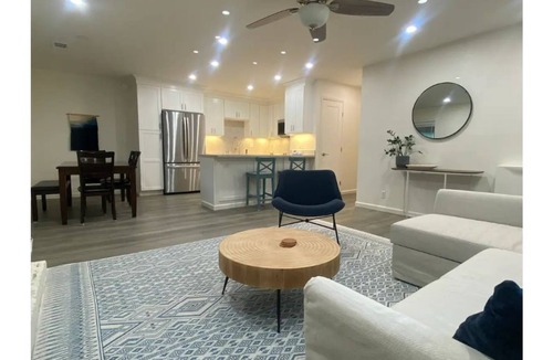 Aptos House | Newly Renovated 3-Bedroom New Brighton Beach Condo