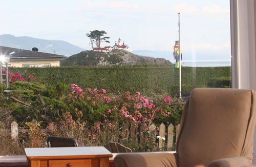 Crescent City House | Newly Renovated Oceanfront Beach House