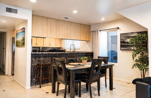 Newport Shores House | Newport Beach's Finest (1 blocks from sand)!