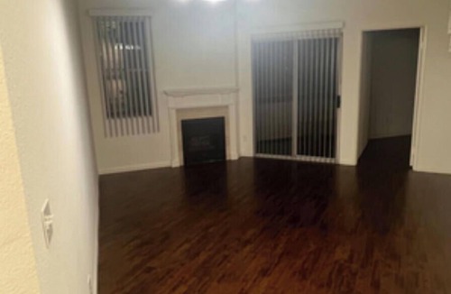 NoHo Arts District Apartment | NOHO ARTS APT
