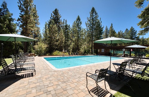 Lake Forest House | Northshore Lakeside Condo 15 by Tahoe Getaways - Walk to HOA Beach + Amenities