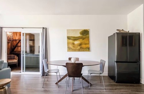 Hollister House | Oaks Loft and Gathering Barn